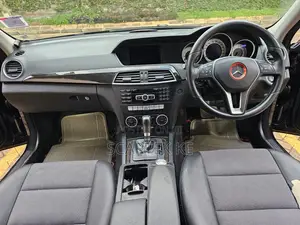 Mercedes-Benz C200 2014 Black