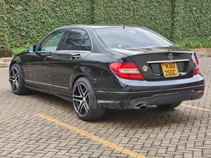 Mercedes-Benz C200 2014 Black