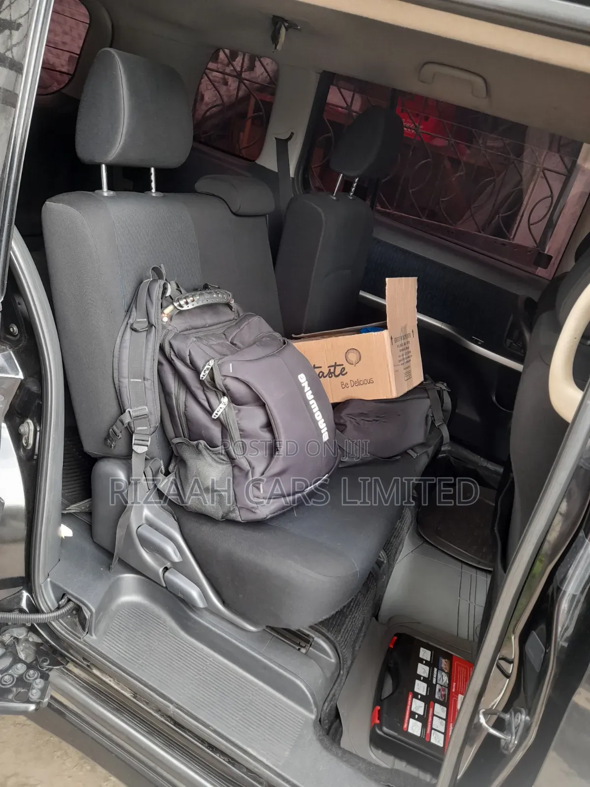 Toyota ISIS 2014 Black