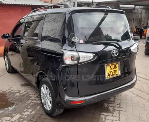 Toyota Sienta 2016 Black