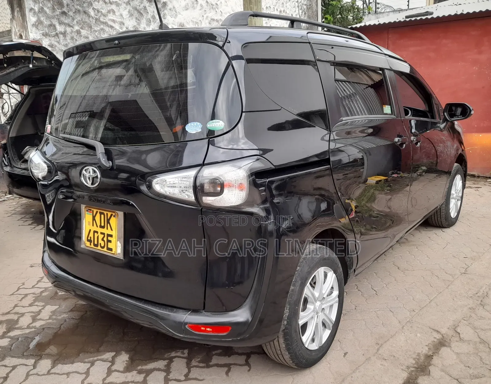 Toyota Sienta 2016 Black