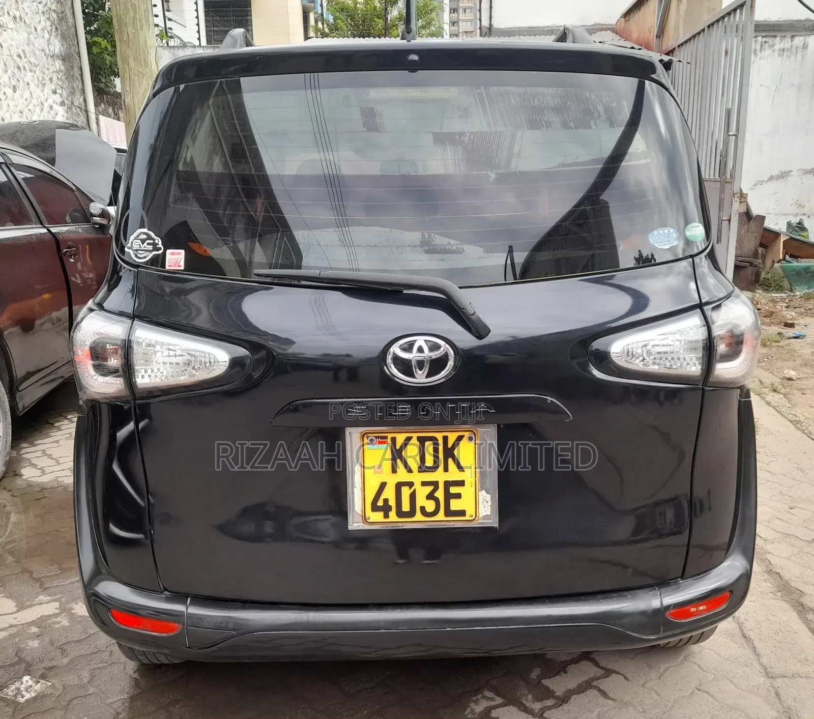 Toyota Sienta 2016 Black