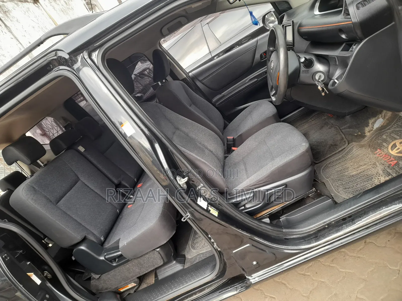 Toyota Sienta 2016 Black