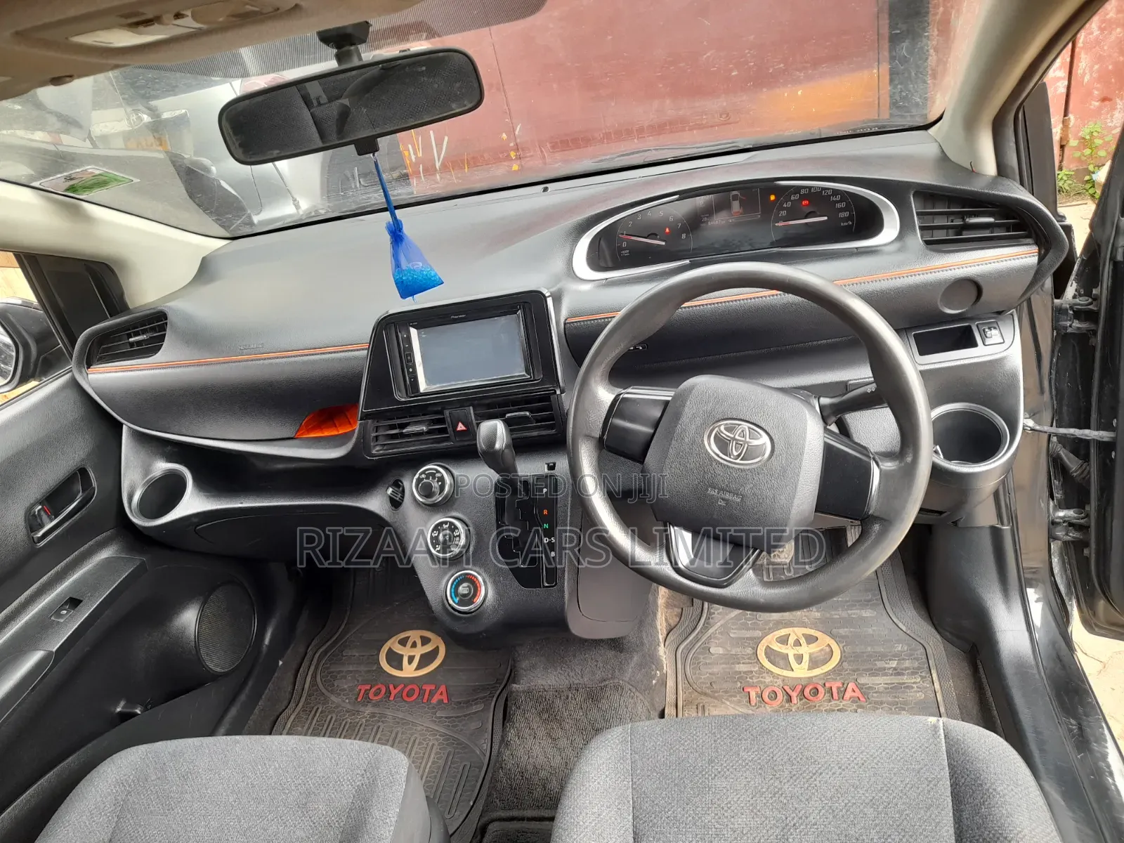 Toyota Sienta 2016 Black