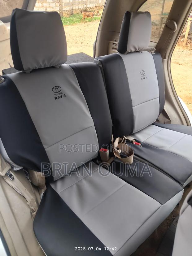 Toyota RAV4 Seat Covers – Custom Made - thumbnail 2