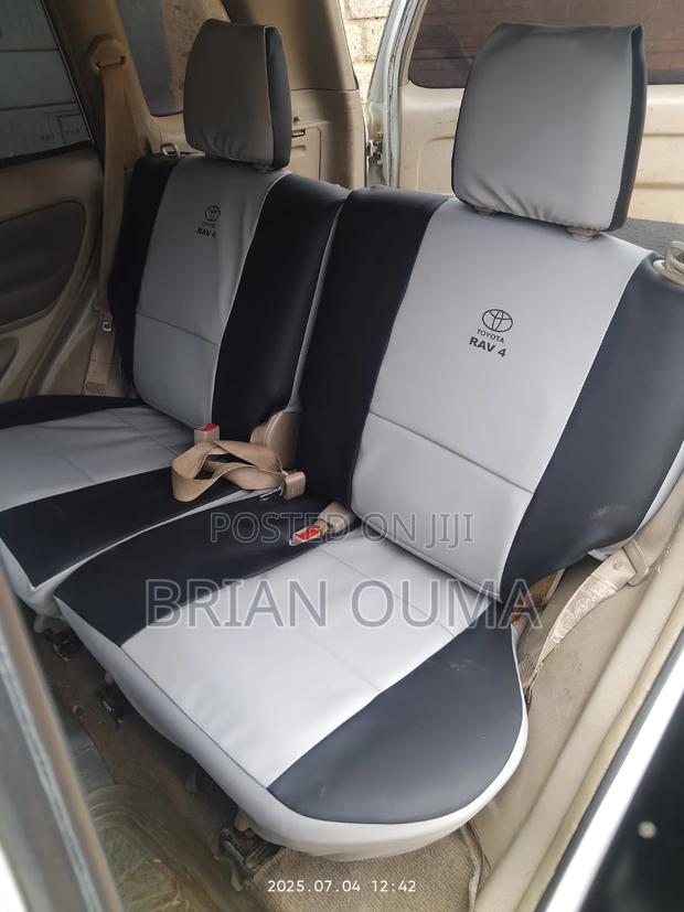 Toyota RAV4 Seat Covers – Custom Made - thumbnail 4