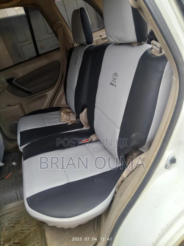 Toyota RAV4 Seat Covers – Custom Made - thumbnail 7