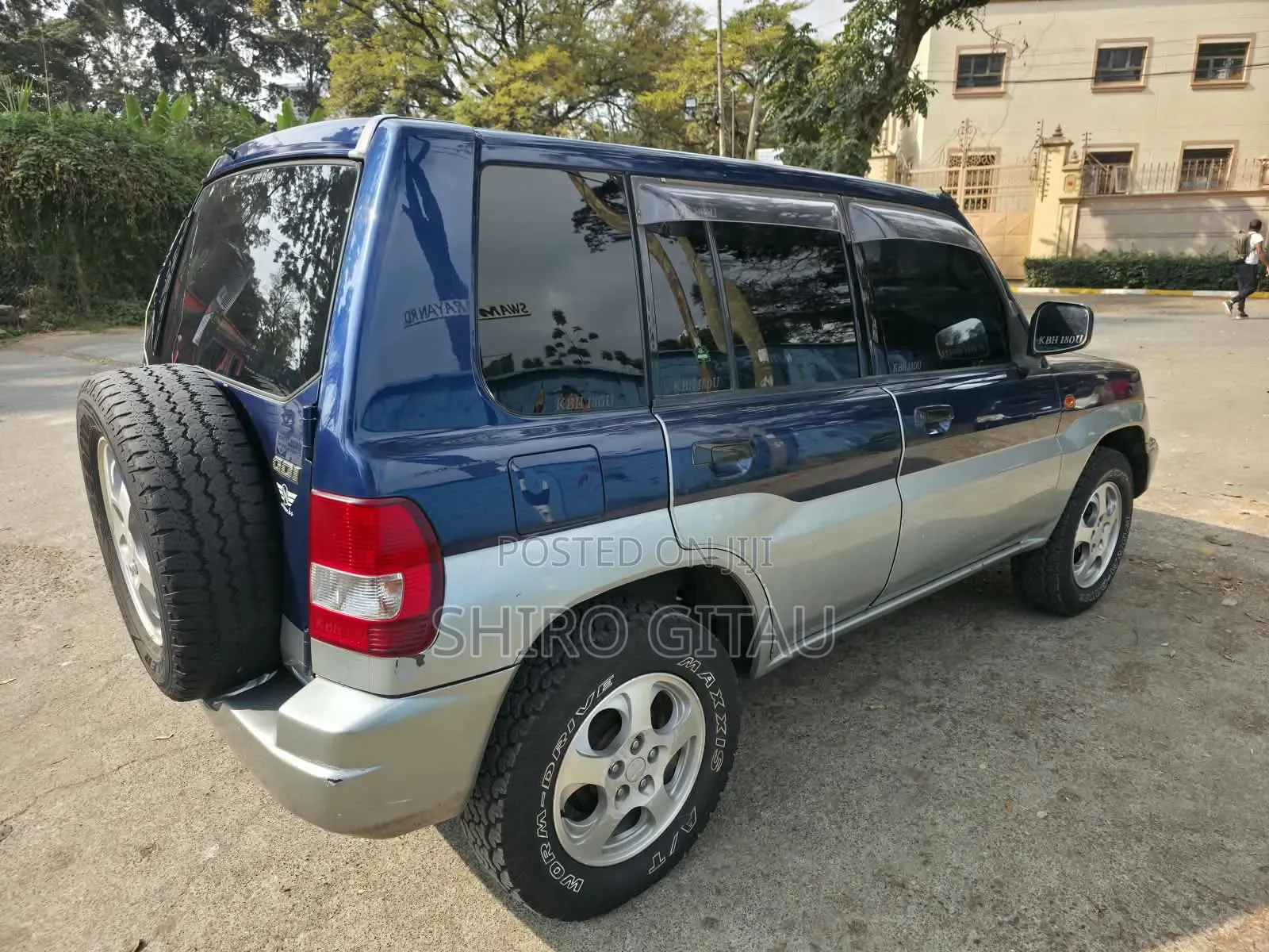 Mitsubishi Pajero 2002 Blue