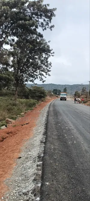 Kikuyu Prime 2 Acres in Nachu Mbomboini on Tarmac