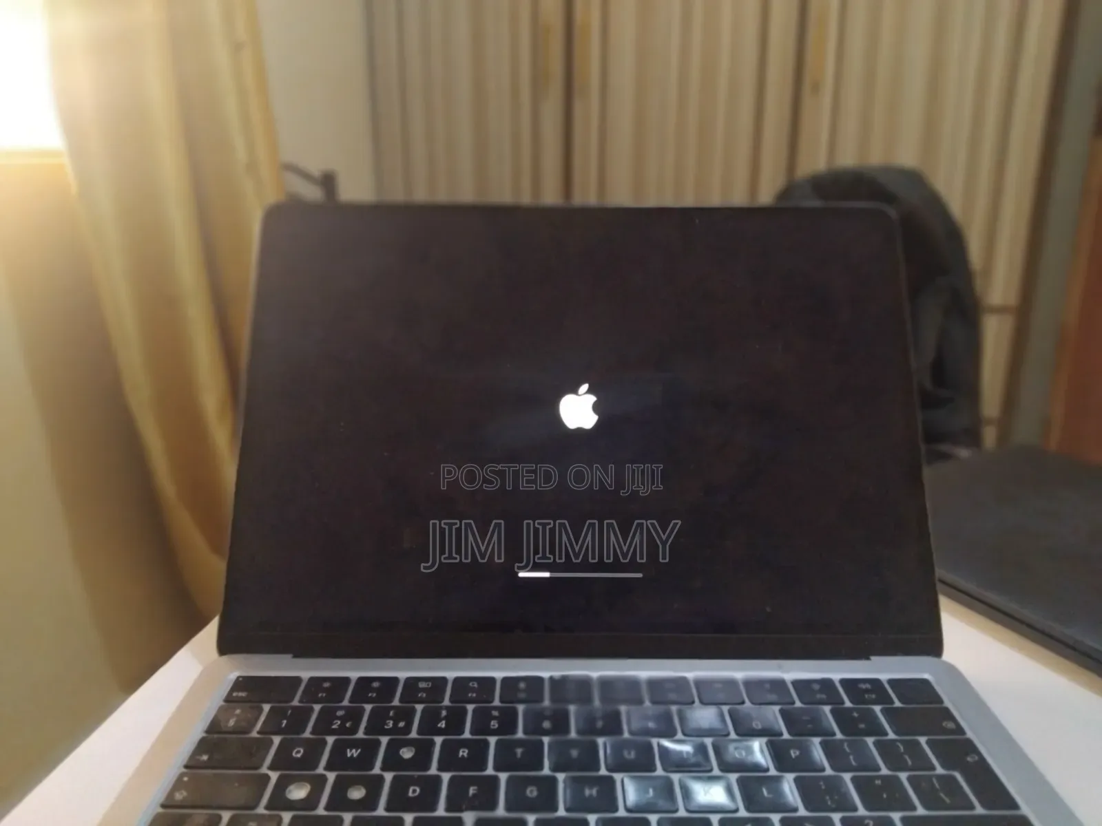 Laptop Apple MacBook Air 2022 M2 8GB Apple M2 SSD 256GB