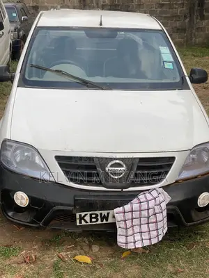 Nissan Pick-Up 2008 White