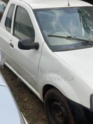Nissan Pick-Up 2008 White