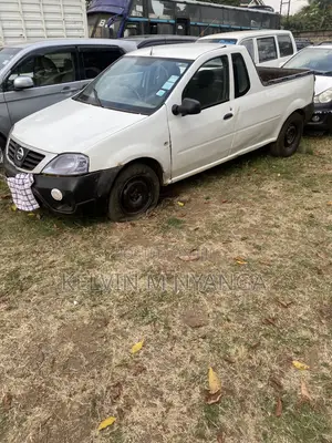 Nissan Pick-Up 2008 White