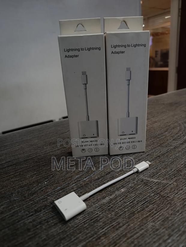 Lightning to Lightning Adapter MH033