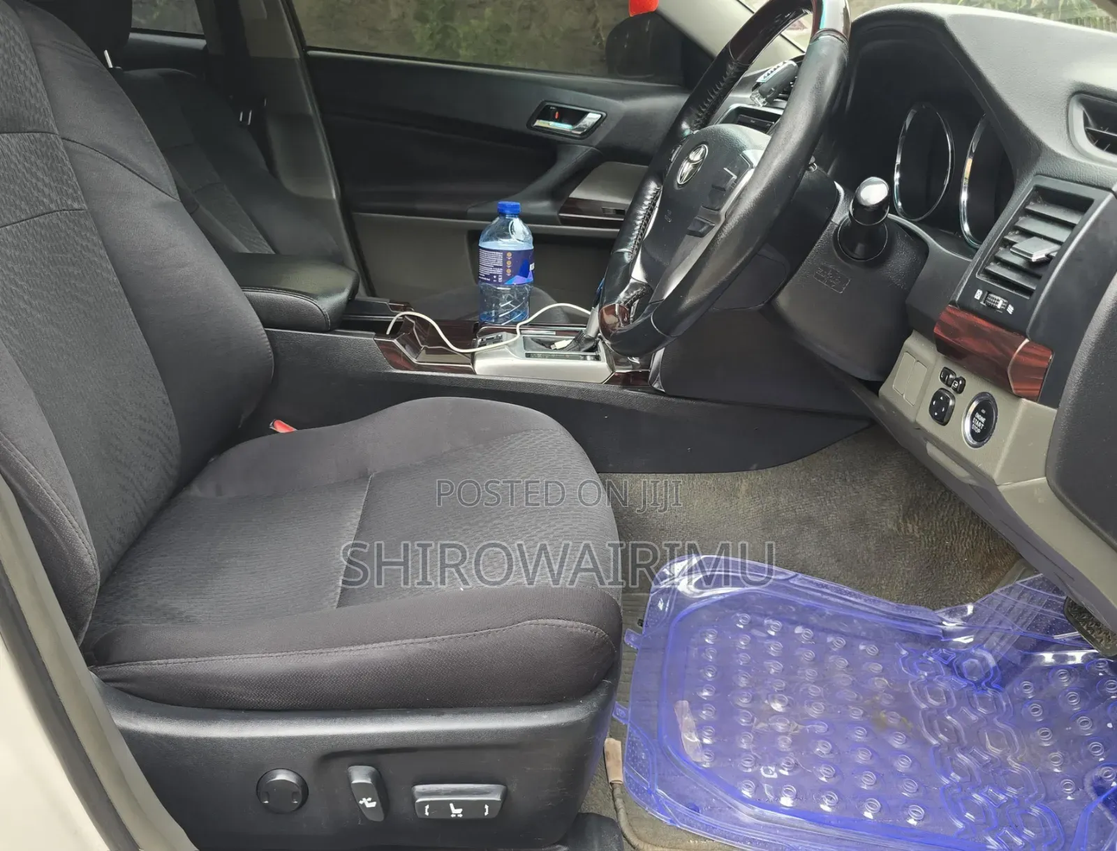 Toyota Crown 2012 White