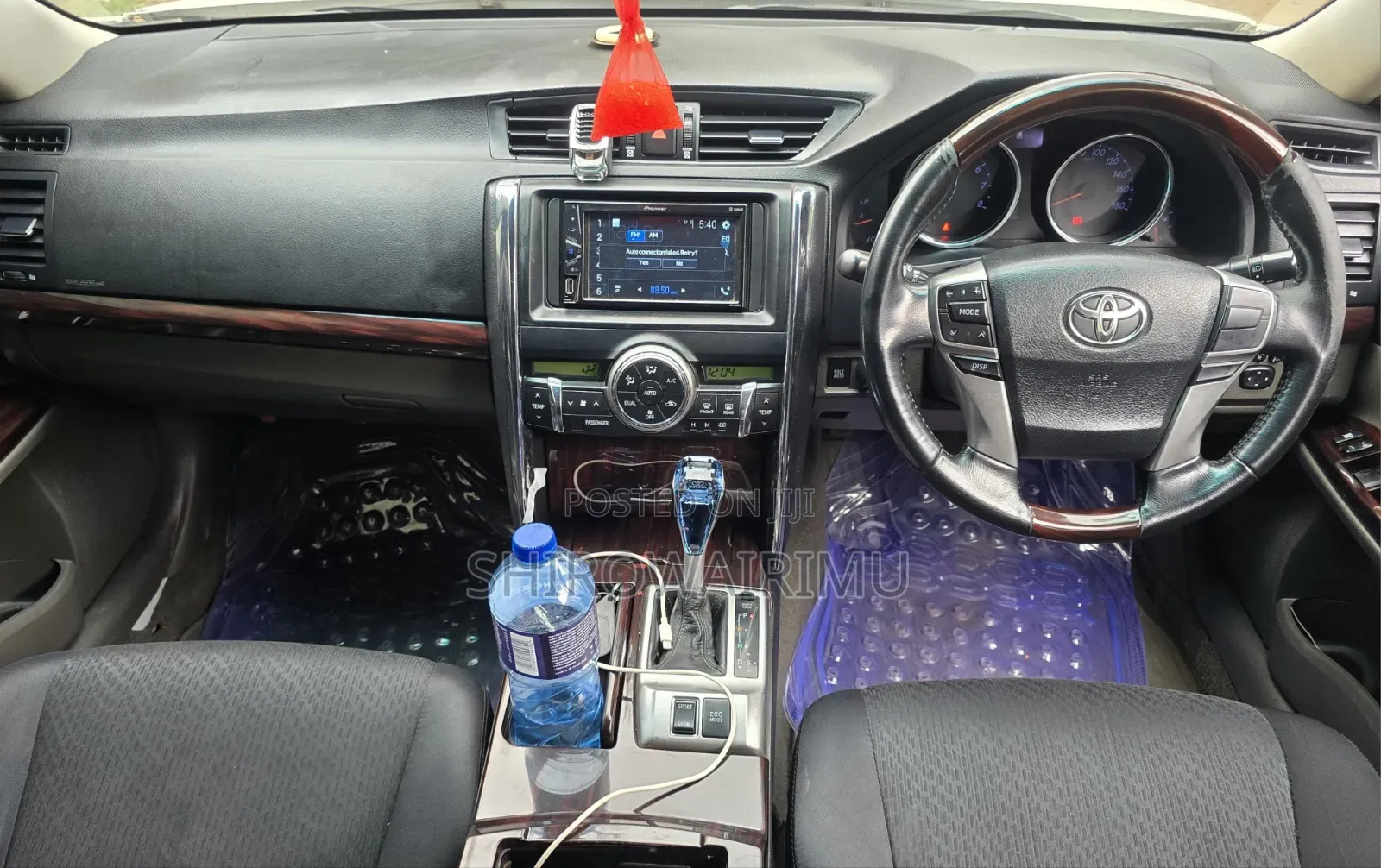 Toyota Crown 2012 White