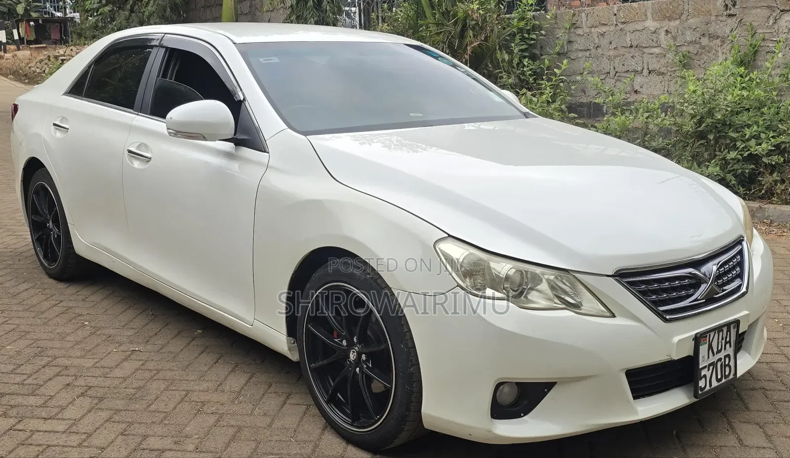 Toyota Crown 2012 White