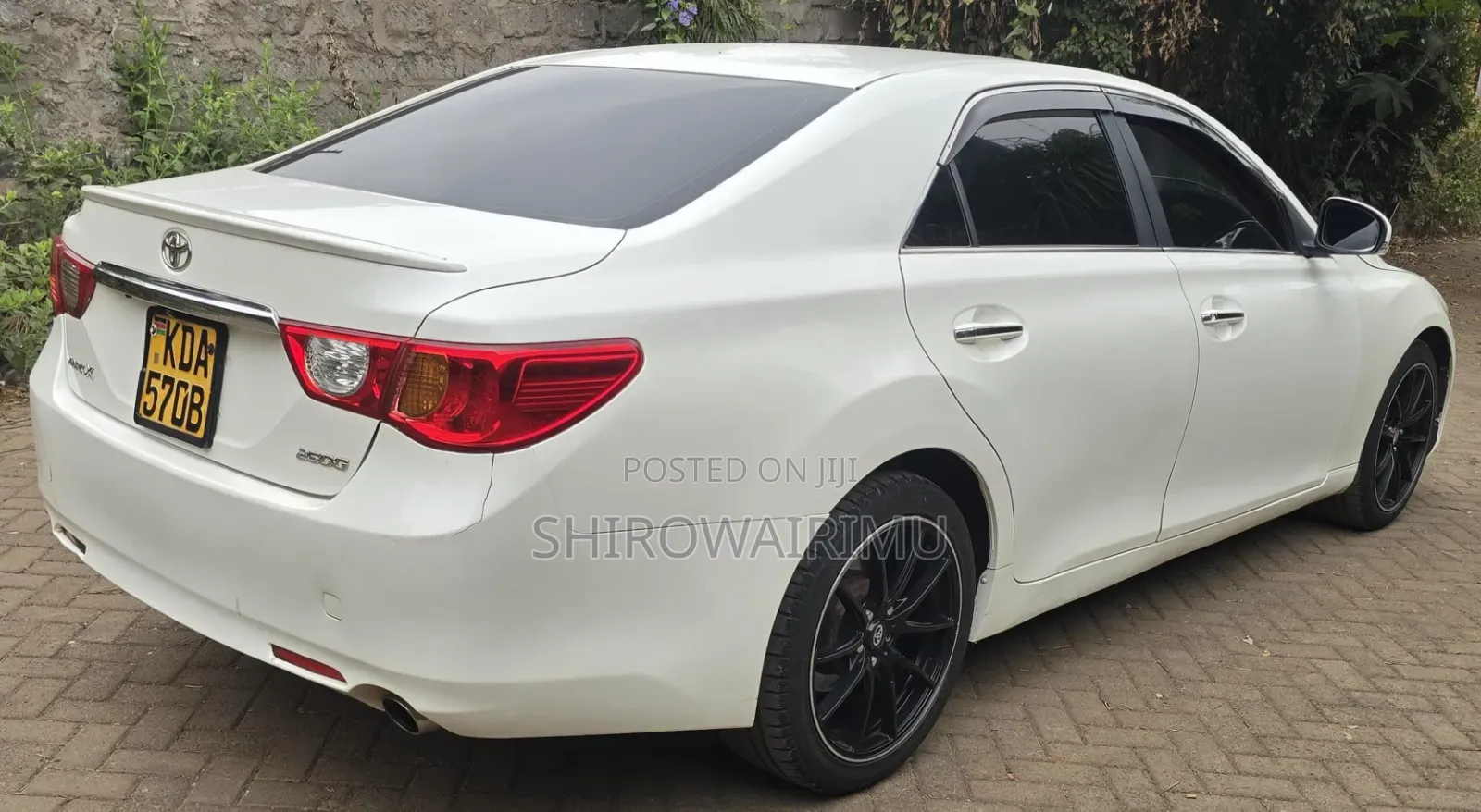 Toyota Crown 2012 White