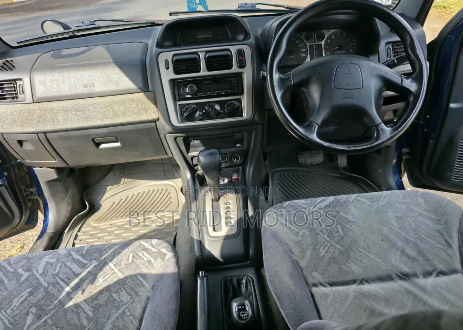 Mitsubishi Pajero IO 2002 Blue