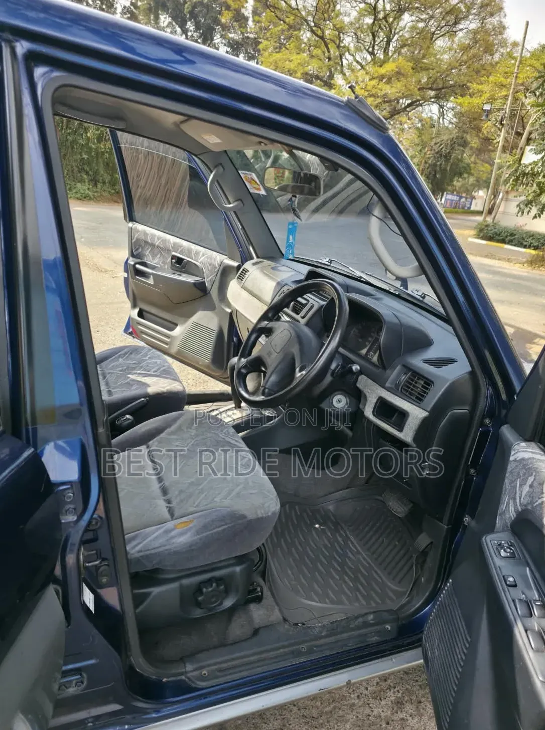 Mitsubishi Pajero IO 2002 Blue