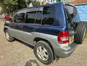 Mitsubishi Pajero IO 2002 Blue
