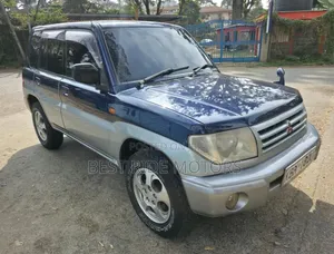 Mitsubishi Pajero IO 2002 Blue