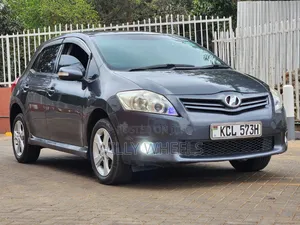 Toyota Auris 2010 Gray