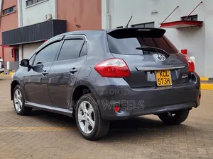 Toyota Auris 2010 Gray