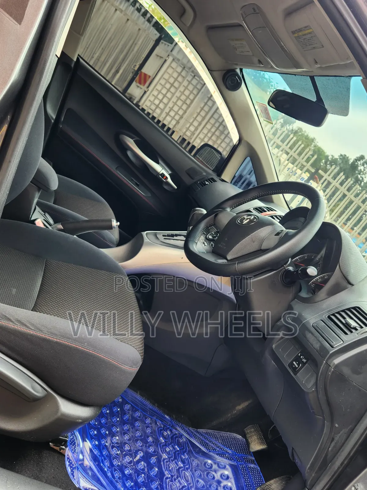 Toyota Auris 2010 Gray