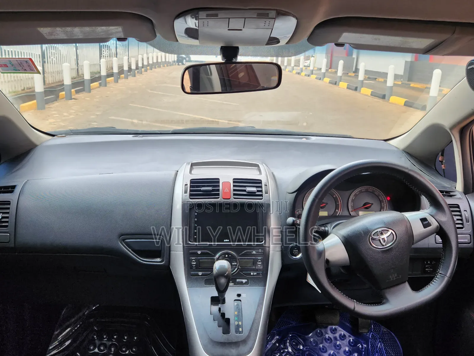 Toyota Auris 2010 Gray