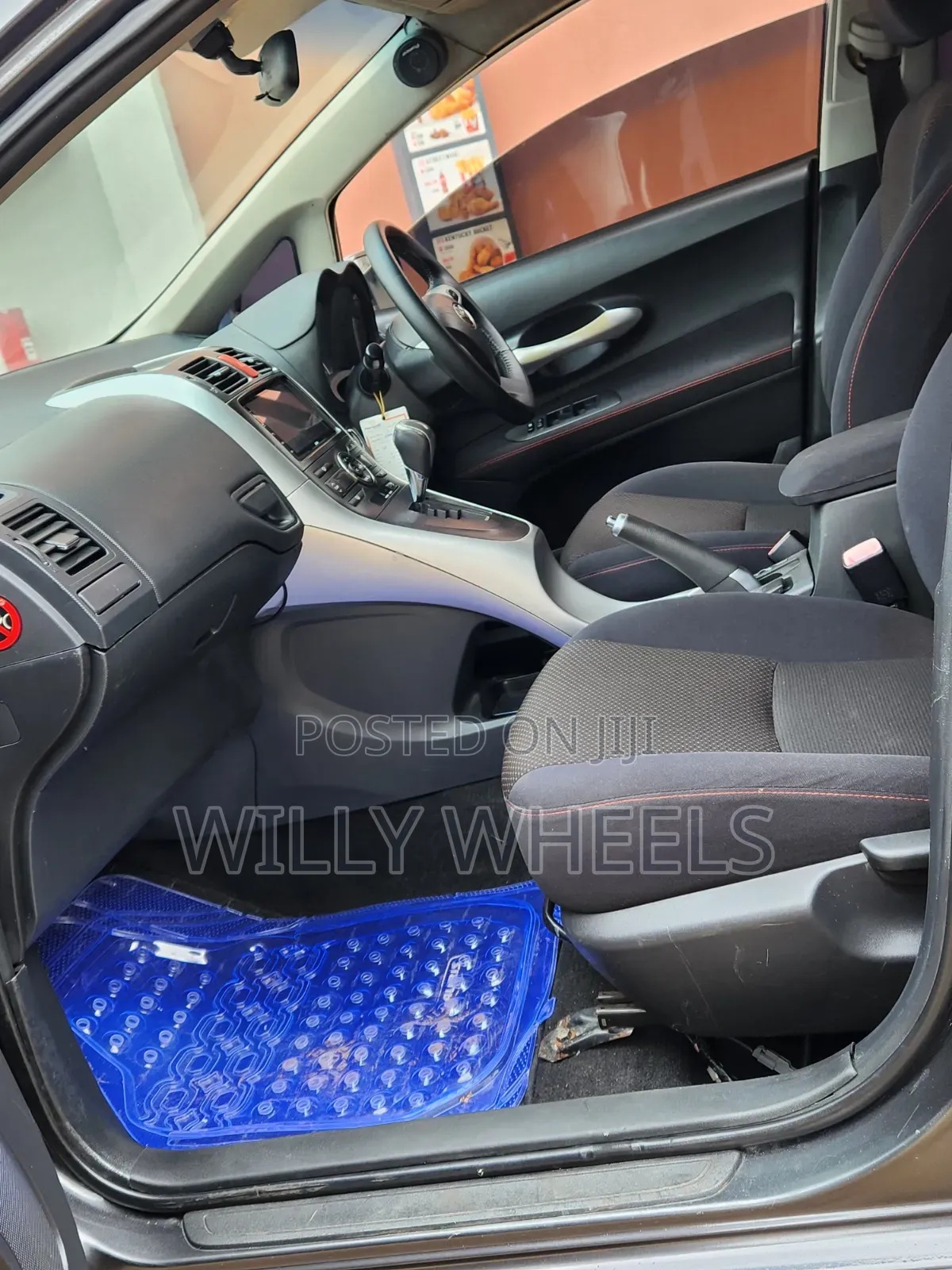 Toyota Auris 2010 Gray