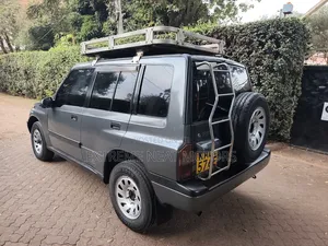 Suzuki Escudo 1995 Gray