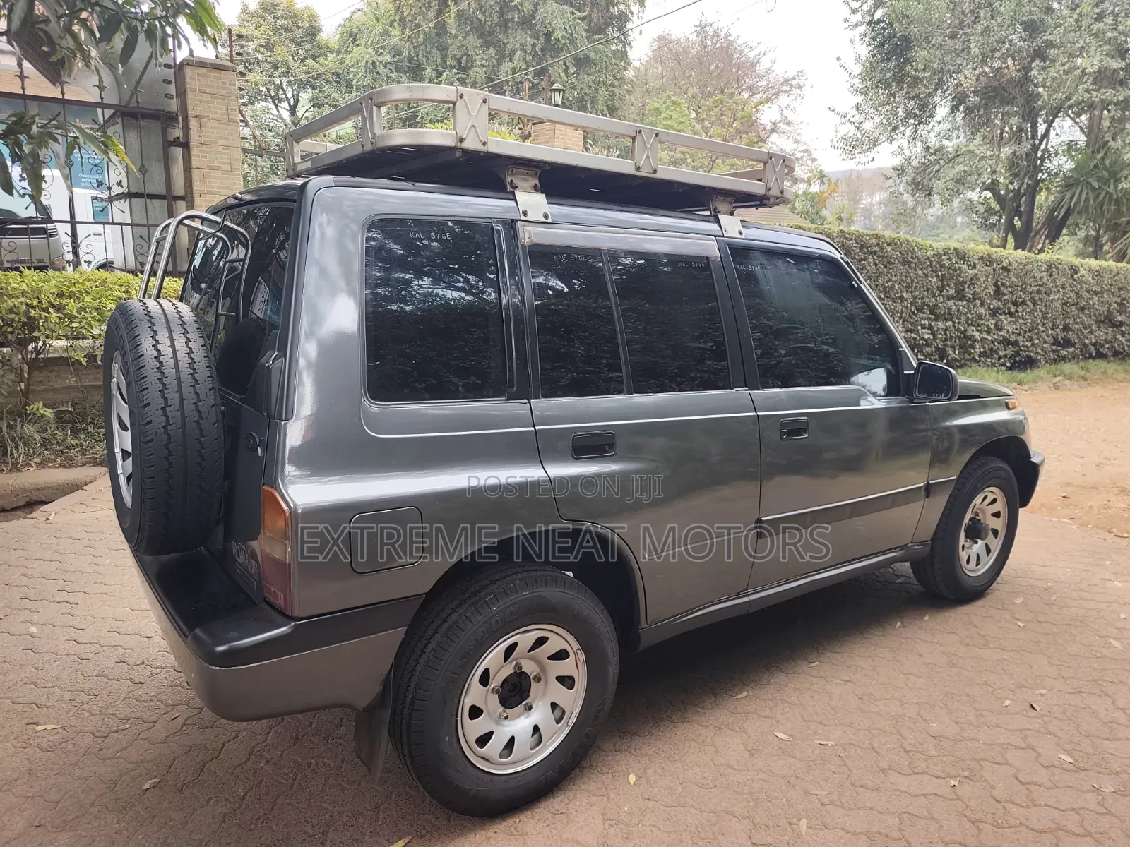 Suzuki Escudo 1995 Gray