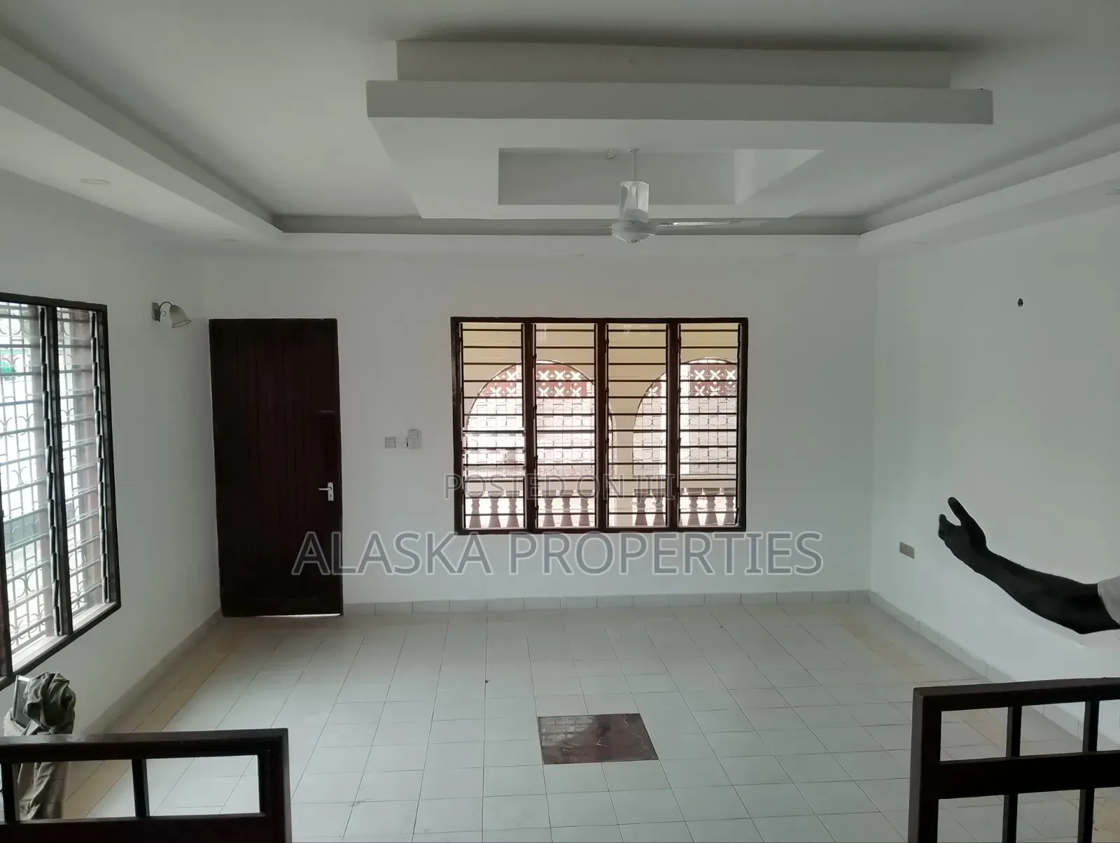 4bdrm Mansion in Beach Road, Nyali Mkomani for rent