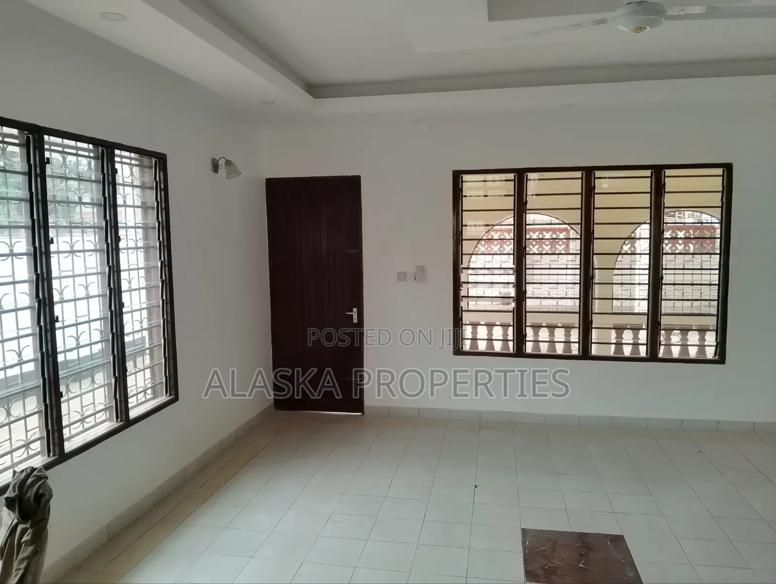 4bdrm Mansion in Beach Road, Nyali Mkomani for rent