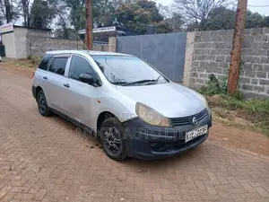 Nissan Advan 2010 Silver