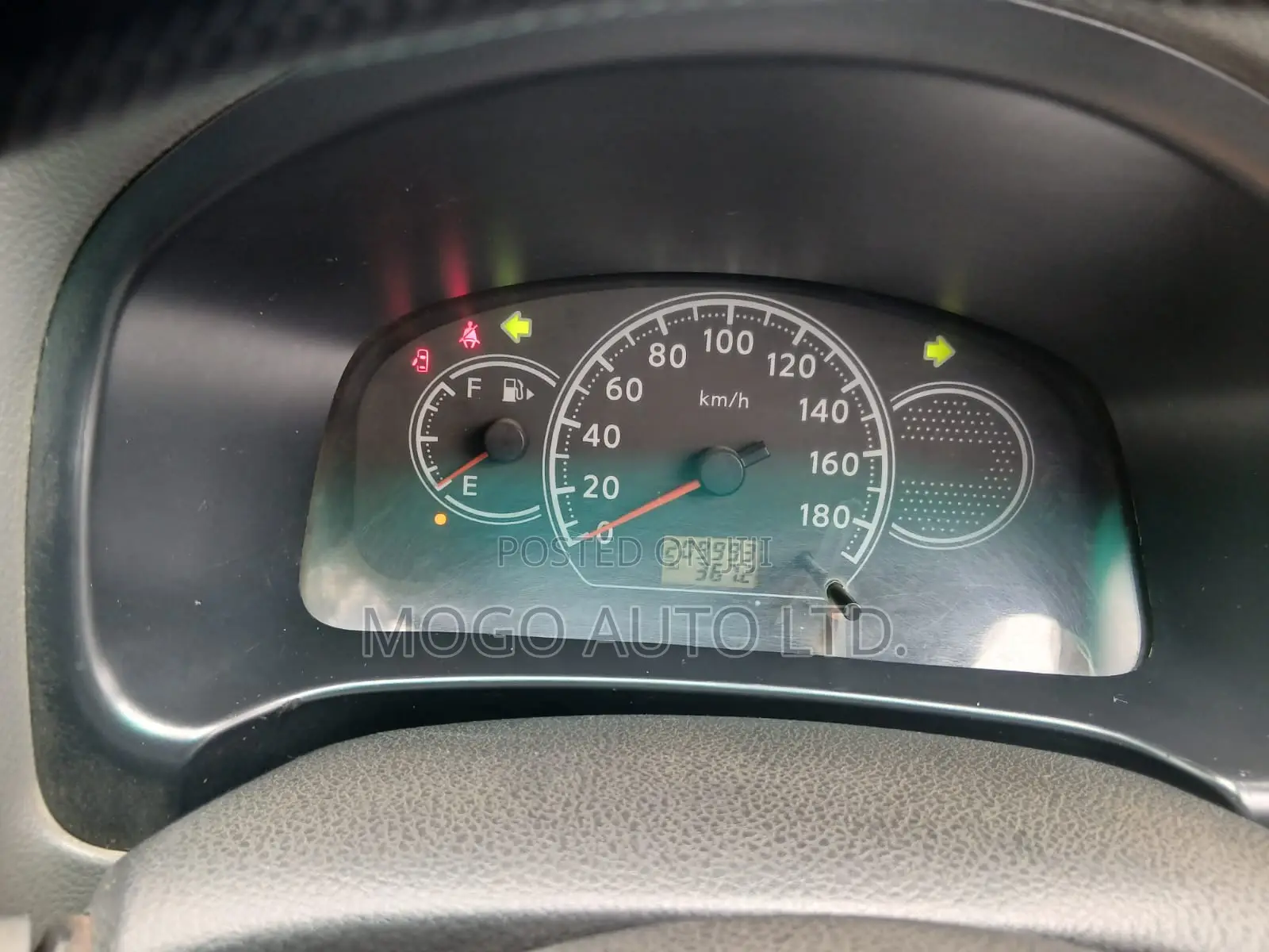 Nissan Advan 2010 Silver