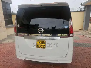 Nissan Serena 2018 White