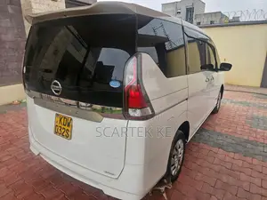 Nissan Serena 2018 White