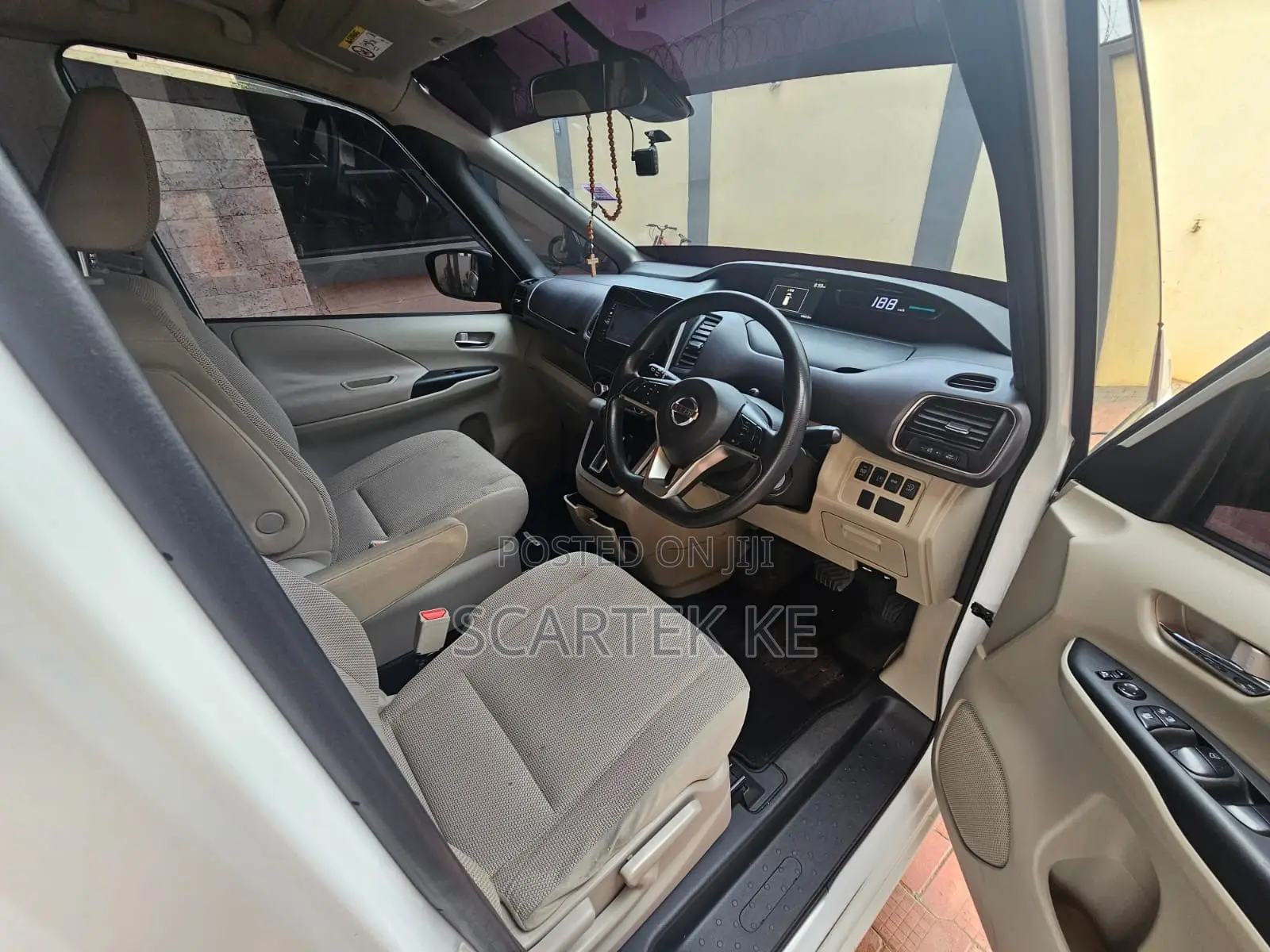 Nissan Serena 2018 White
