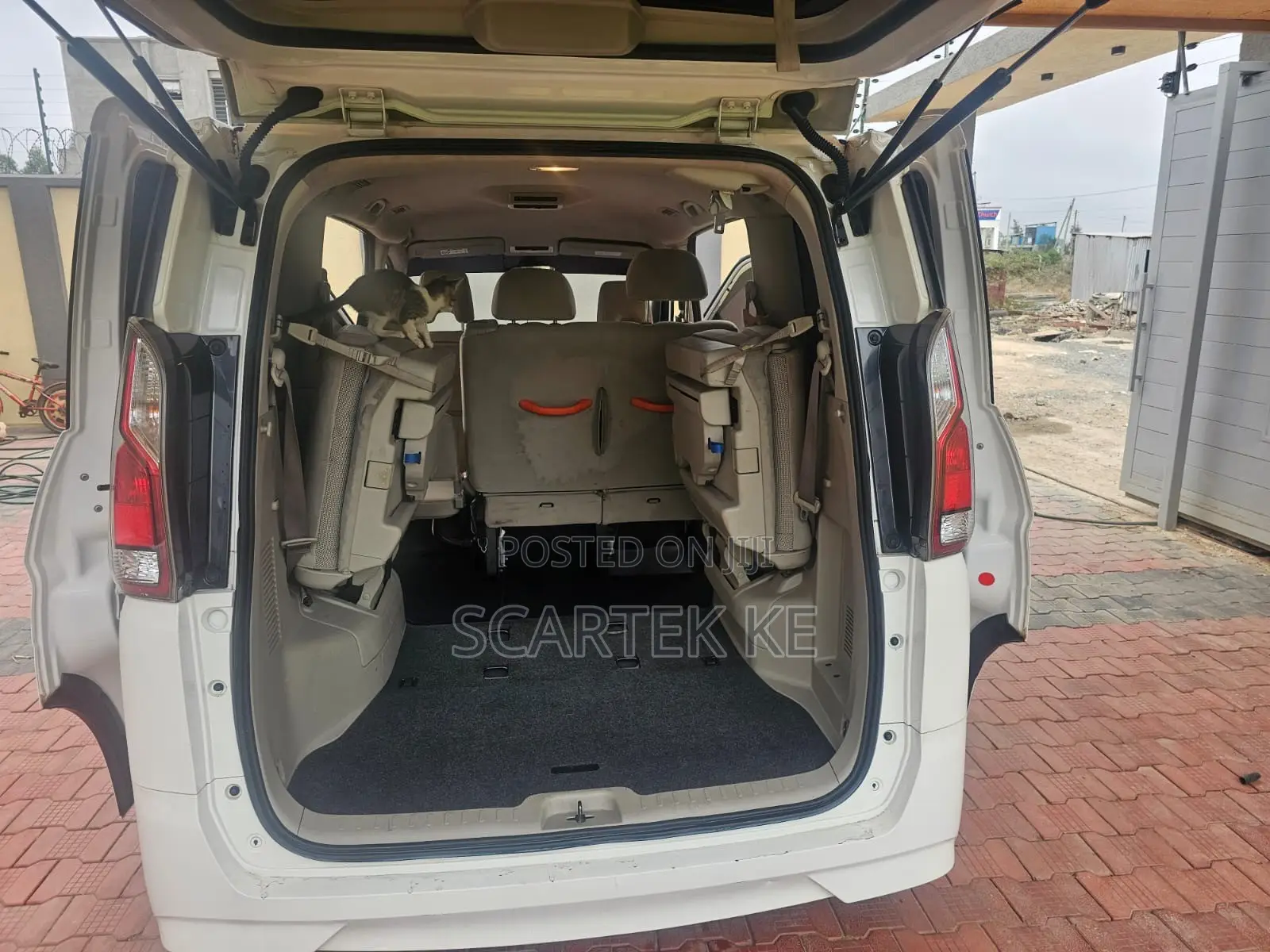Nissan Serena 2018 White