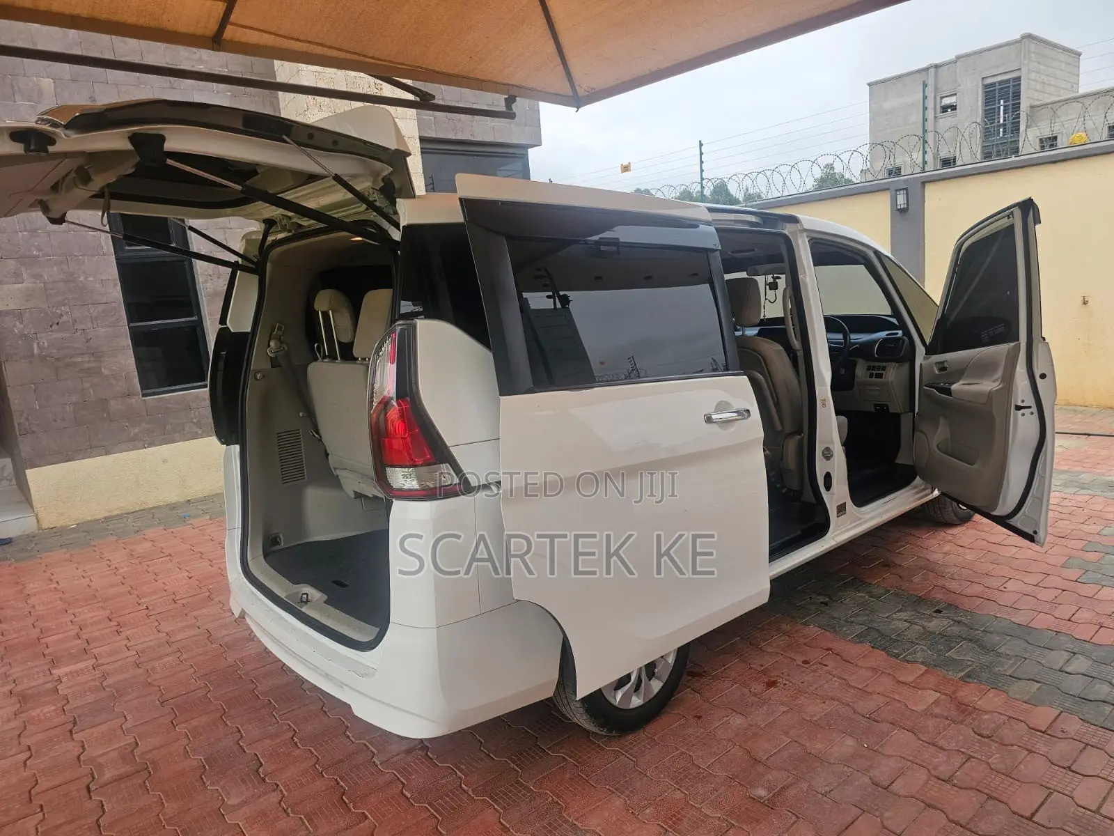 Nissan Serena 2018 White