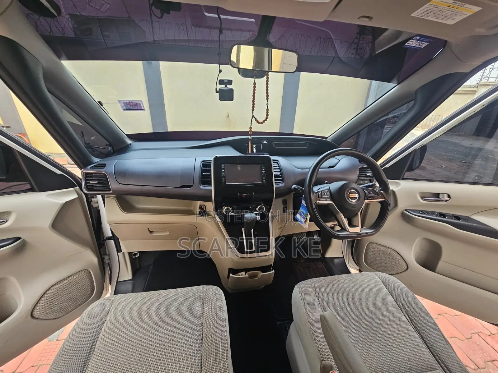 Nissan Serena 2018 White
