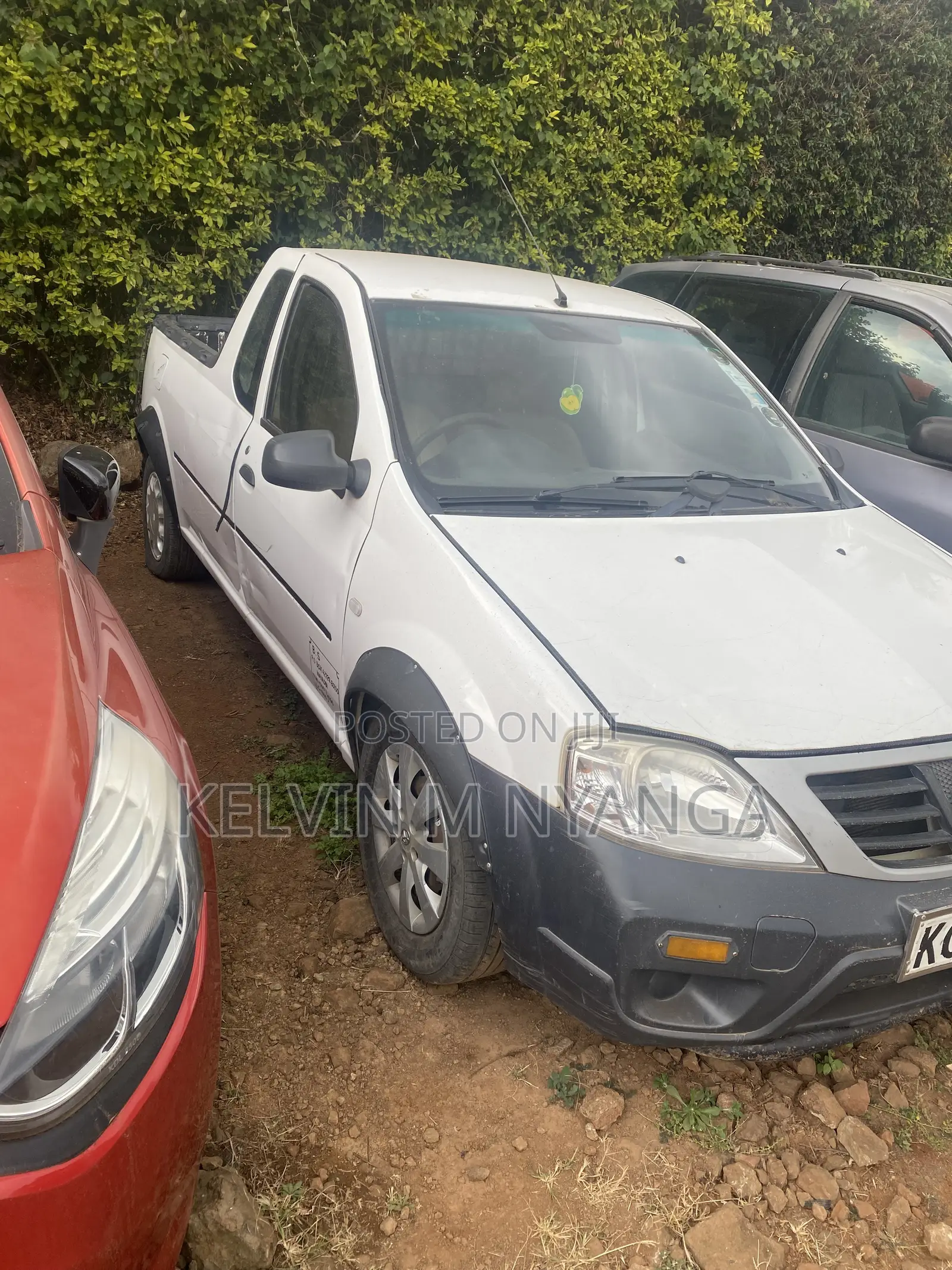 Nissan Pick-Up 2013 White