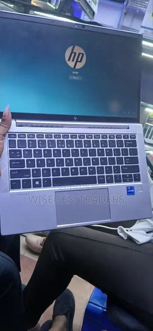 Laptop HP EliteBook 830 G8 16GB Intel Core i7 SSD 512GB