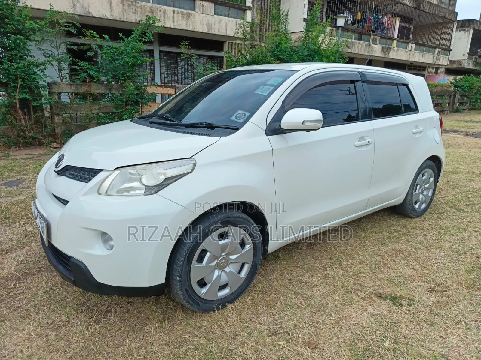 Toyota IST 2011 White