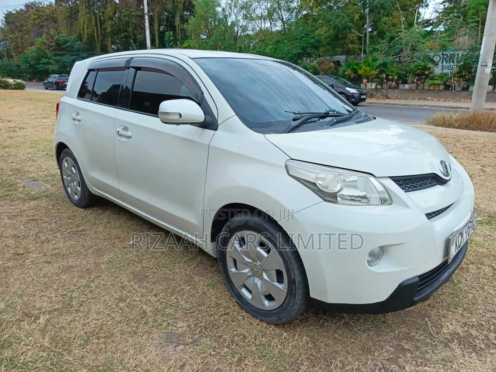 Toyota IST 2011 White