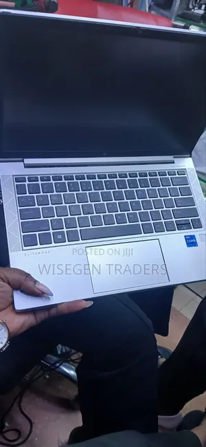 Laptop HP EliteBook 830 G8 16GB Intel Core i7 SSD 512GB