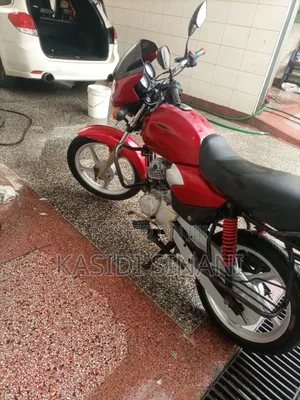 TVS HLX 125 2026 Red
