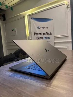 Laptop HP ZBook Firefly G8 16GB Intel Core i7 SSD 512GB